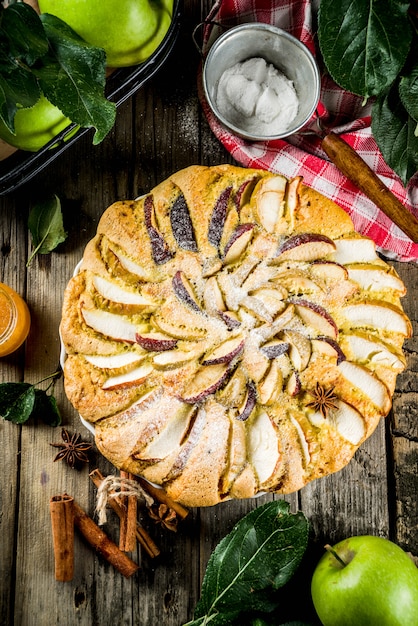 Torta caseira de biscoito de maçã