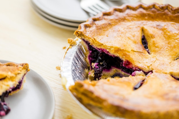 Torta caseira fresca feita de frutas orgânicas.