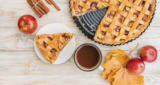 Torta com maçãs e canela