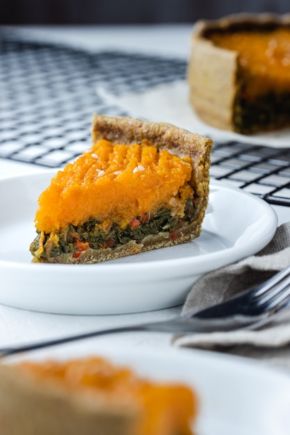 Torta de abóbora e acelga com farinha de trigo integral. cozinha caseira vegana.