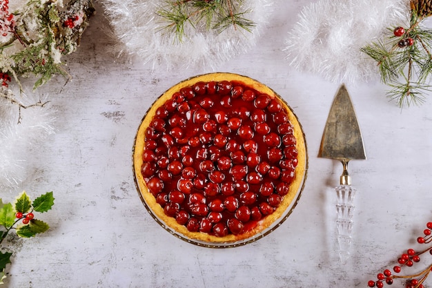 Torta de cereja deliciosa com cerejas e geléia para o Natal