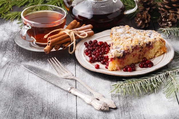 torta de frutas caseira polvilhada com açúcar em pó