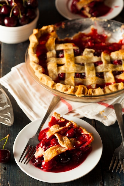 torta de maçã caseira com molho