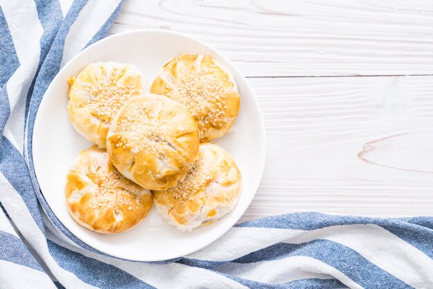 Foto torta de maçã caseira em estilo asiático