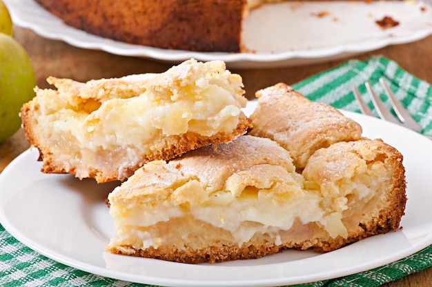 Torta de maçã com creme de leite