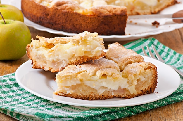 Torta de maçã com creme de leite