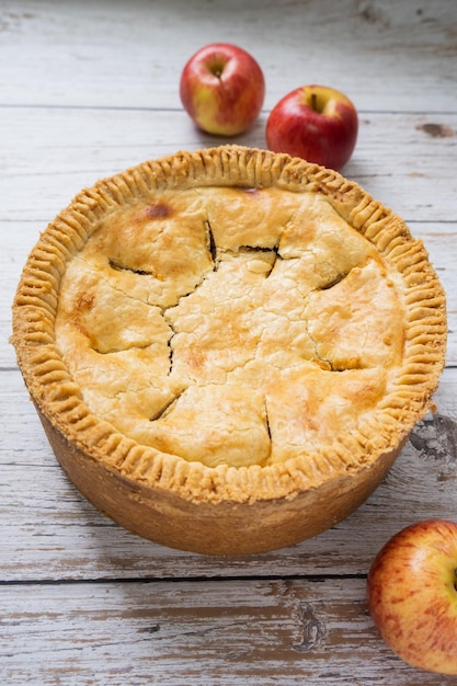 Torta de maçã com maçã fresca