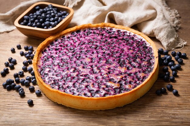 Torta de mirtilo e frutas frescas