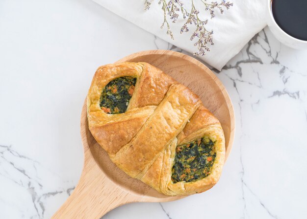 torta de pão de espinafre