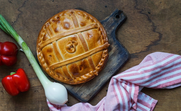 Torta espanhola típica com atum ou Empanada Gallega de Atún