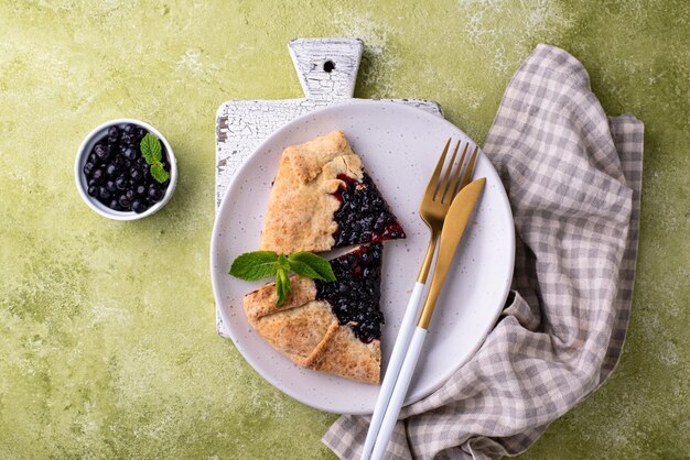 Torta galette caseira doce com mirtilo