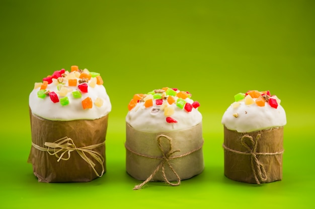 Torta de Pascua con decoraciones