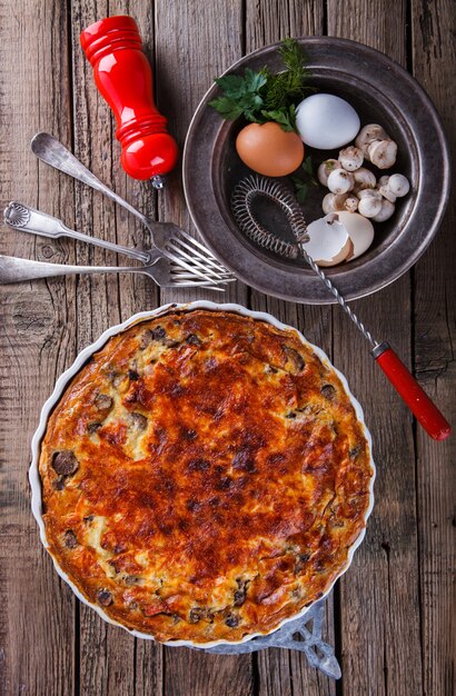 Torta quiche com cogumelos