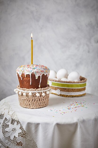 Tortas de Pascua con velas