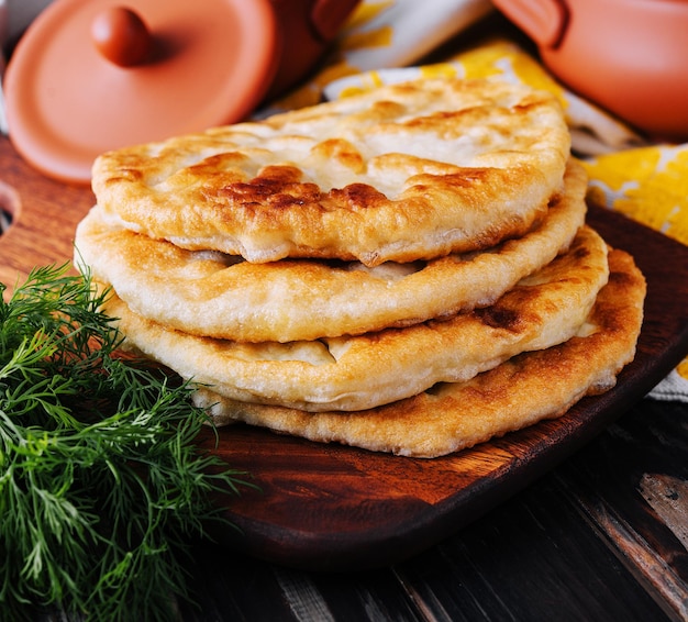 Tortas romenas e moldavas caseiras tradicionais Placinta