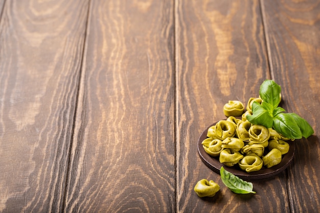 Tortellini casero con espinacas, queso y ricotta