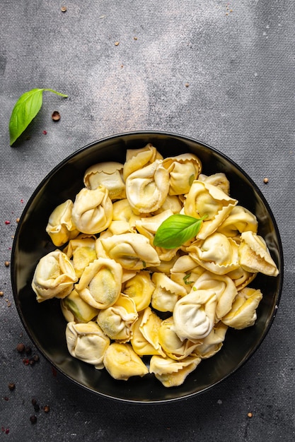 tortellini peixe refeição recheada comida lanche na mesa cópia espaço fundo comida comida vegetariana