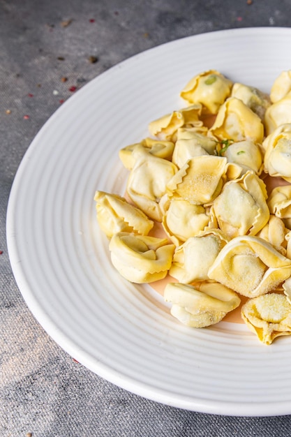 tortellini pescado relleno comida comida bocadillo en la mesa espacio de copia fondo de comida comida vegetariana