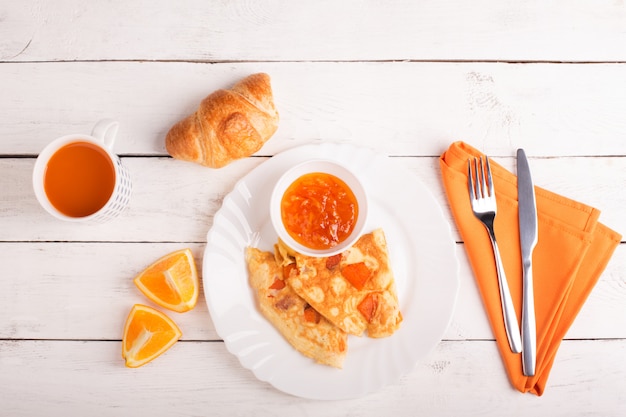 Tortilla con calabaza, jugo de zanahoria