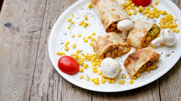 Tortilla en una mesa de restaurante