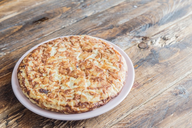 Tortilla de patatas (tortilla típica de españa)