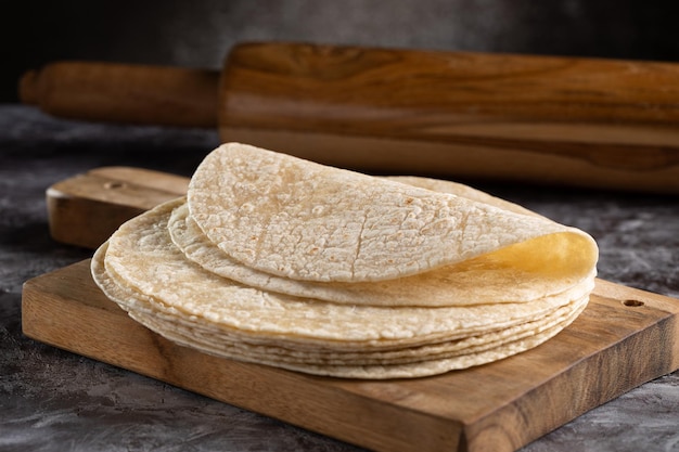 Tortillas de pita Montón de tortillas caseras frescas