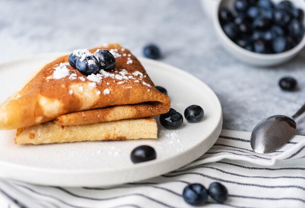 Tortitas de desayuno con azúcar y blueberr