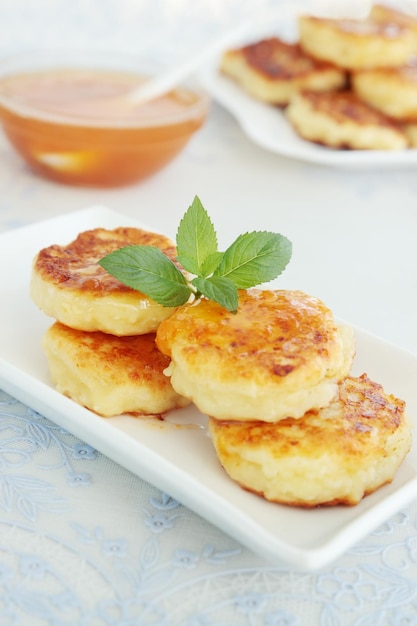 Tortitas con queso con mermelada de albaricoque