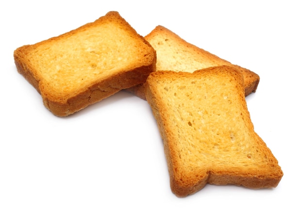 Tostadas de galletas de cerca sobre blanco