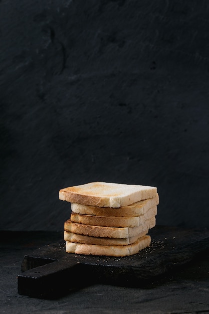 Tostadas Sobre Negro