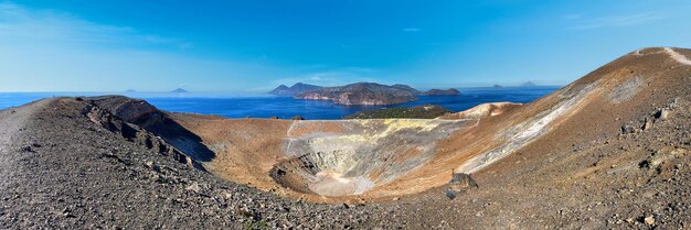 Foto tour da cratera de fossa di vulcano