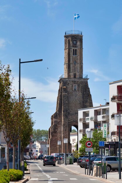 La Tour du Guet es una atalaya del siglo XIII en Calais Francia