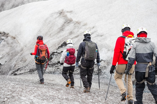 Tour en grupo, Glaciar caminando escalando el glaciar.