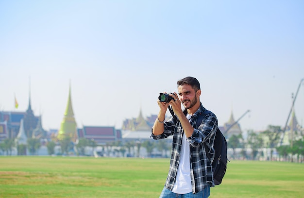 Touristen, die in Bangkok Thailand gehen