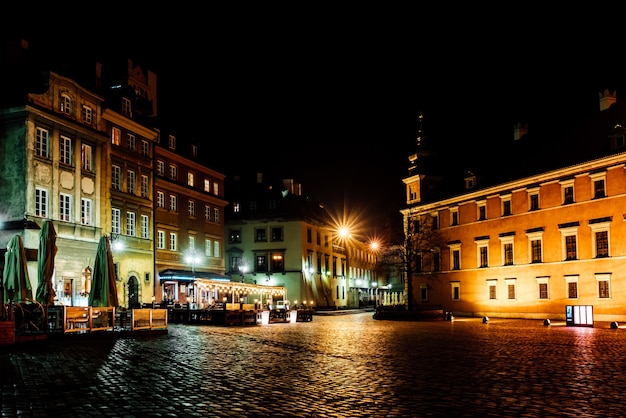 Touristisches Gebiet der Altstadt in der Nacht Warshawa Polen