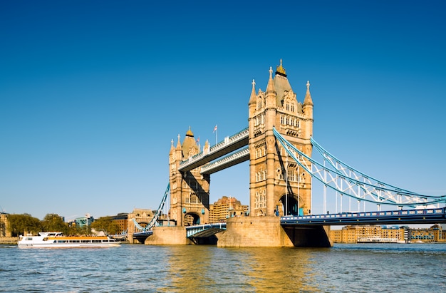 Tower Bridge en Londres, Reino Unido