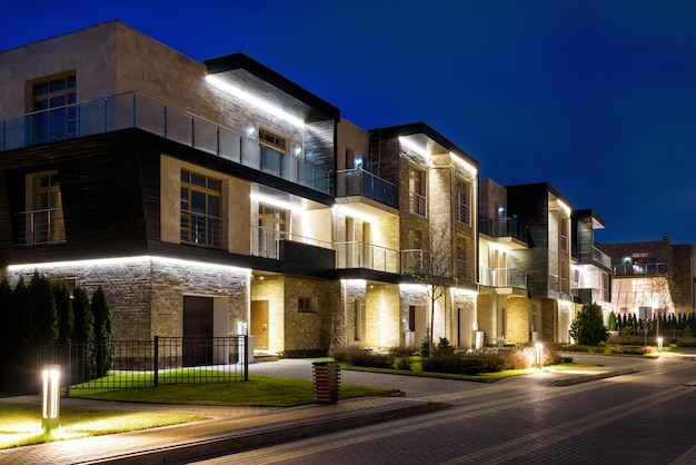 Townhouses na cidade da noite