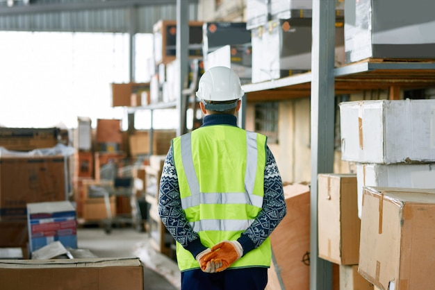 Trabajador en almacén