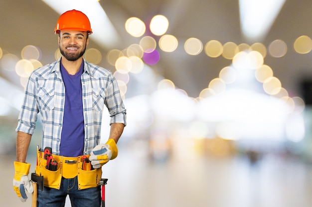 Foto trabajador feliz guapo