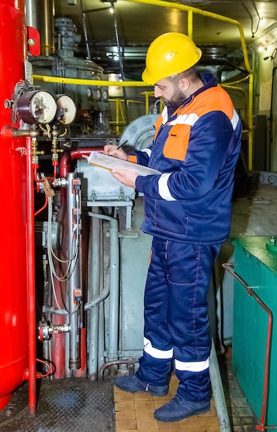 Trabajador industrial en la fábrica secreta Trabajador en el trabajo Trabajador en el espacio de trabajo