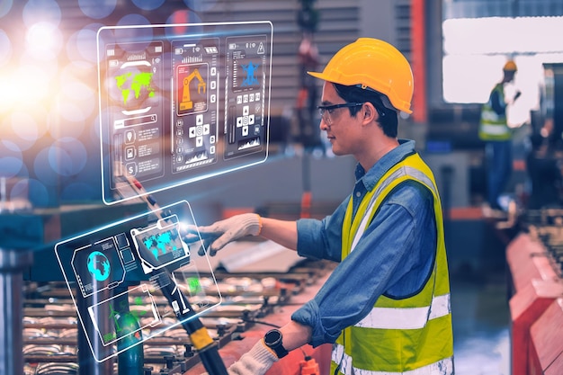 Los trabajadores están trabajando en las habilidades de los trabajadores de ingeniería de fábrica, la industria de capacitación de mantenimiento de calidad, el almacén de los trabajadores de fábrica, el taller para los operadores de fábrica, la producción del equipo de ingeniería mecánica.