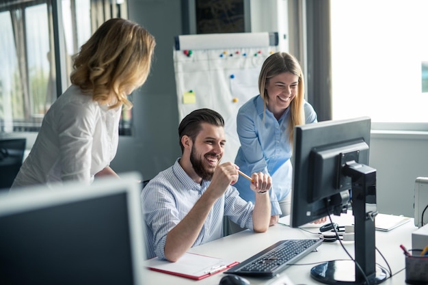 Trabajando en una oficina