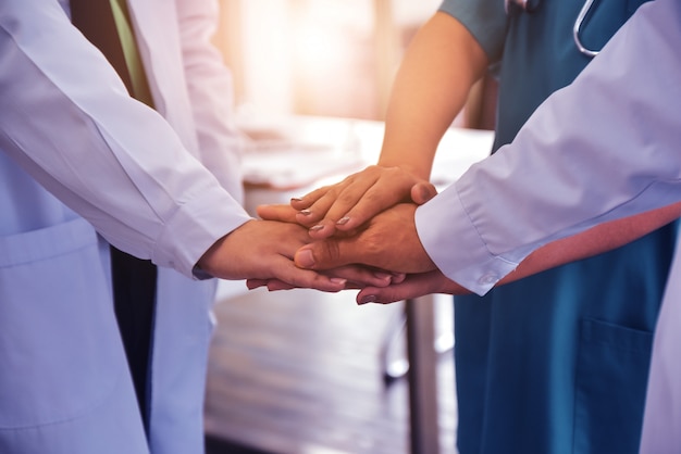 Trabajo en equipo Doctor espíritu equipo grupo éxito cooperación amistad apoyo en hospital comunidad sindical