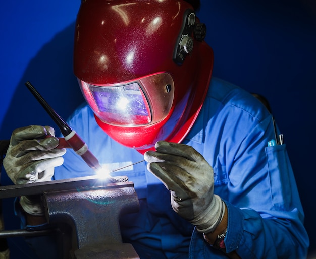 trabajo de soldadura por soldadura TIG