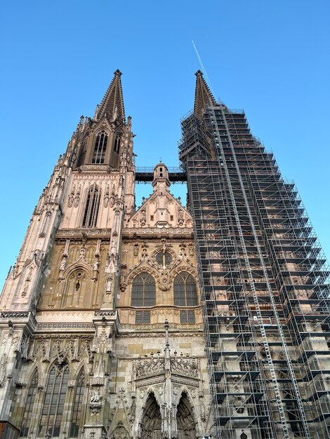 Foto trabajos de construcción de la catedral de san pedro de regensburgo alemania