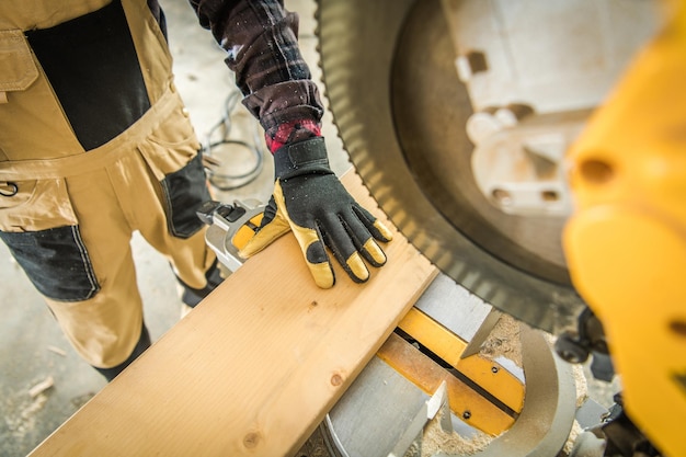 Trabajos de madera de sierra circular