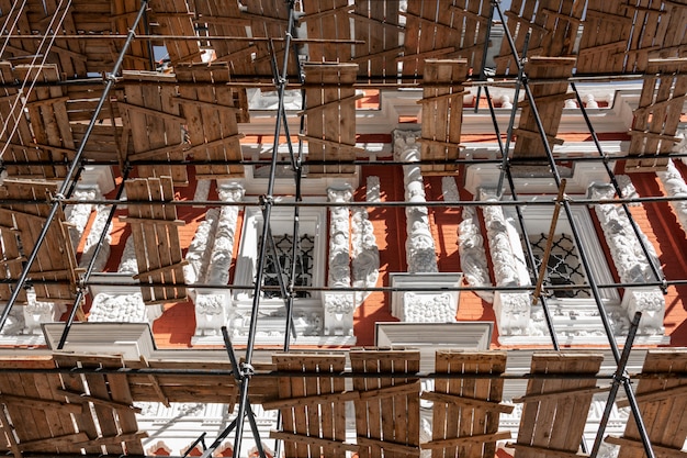 Trabajos de restauración de un monumento histórico en Nizhny Novgorod.