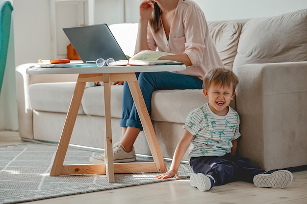 Trabalho de conceito em casa e educação familiar em casa