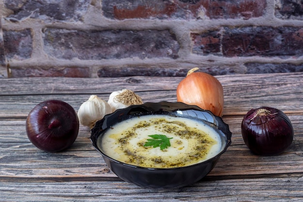 Foto tradicional deliciosa comida turca sopa de yogur nombre turco yayla corba