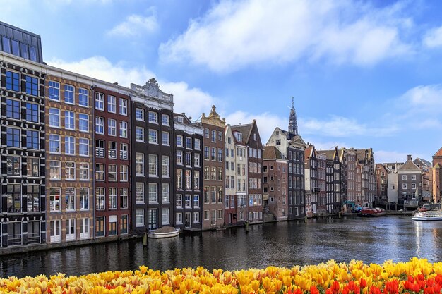 Traditionelle alte Gebäude in Amsterdam